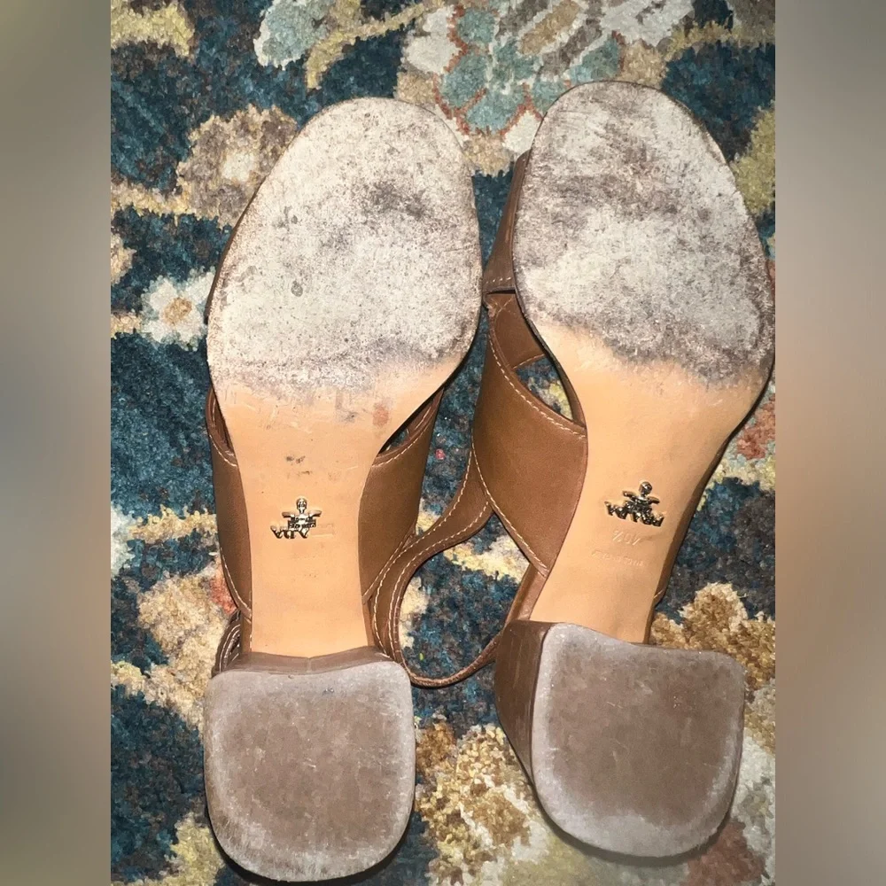 PRADA - Picture 2 of 4